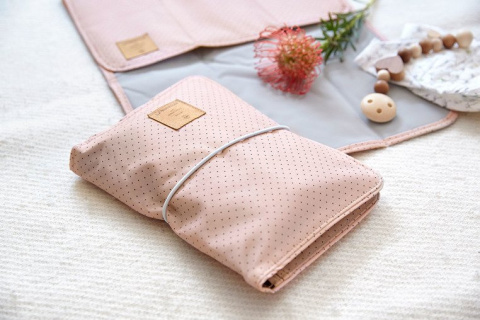 Lassig Przewijak podróżny z etui na akcesoria Dots rose Casual Label