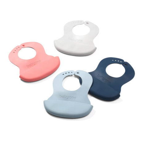 BABYONO Miękki śliniak z kieszonką i regulowanym zapięciem - granatowy