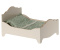 Maileg Drewniane łóżeczko z pościelą - białe