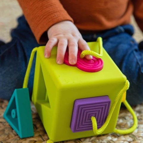Fat Brain Toys Sorter Kostka OombeeCube