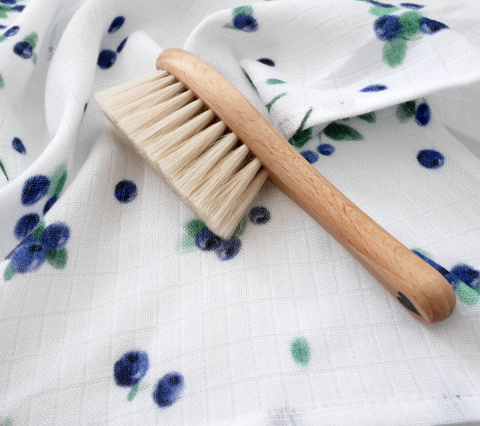 Lullalove Szczotka z wł. koziego z myjką - jagódki