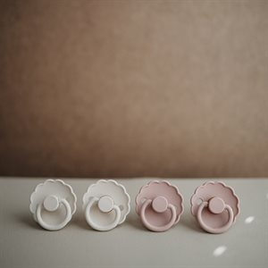 FRIGG Smoczek 0-6m Daisy Kauczuk Sandstone - Rozmiar 1