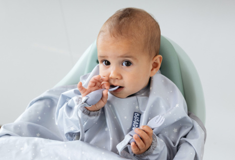 Bibado Łyżeczka i widelec z możliwością doczepienia do śliniaka Mist