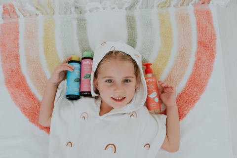 MINI Ü NATURALNY BĄBELKOWY PŁYN DO KĄPIELI GUMA BALONOWA 0+