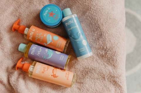 MINI Ü NATURALNY SZAMPON DO WŁOSÓW DLA DZIECI I NIEMOWLĄT