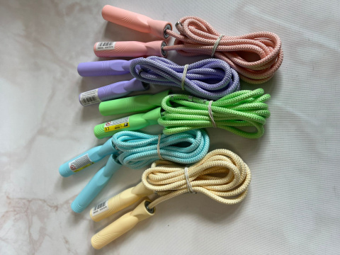 Skakanka sznurkowa pastelowa MIX 1 szt.