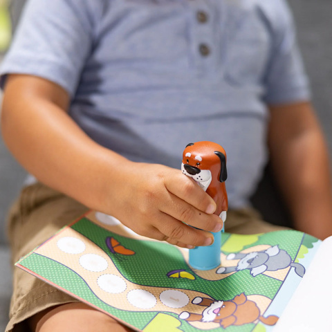 Melissa & Doug Książeczka z naklejkami i stempel Sticker Wow Pies 50324