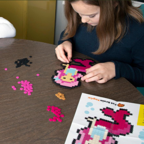 Fat Brain Toys Puzzelki Puzzle  Pixelki Jixelz | Bajkowi Przyjaciele 700 elementów