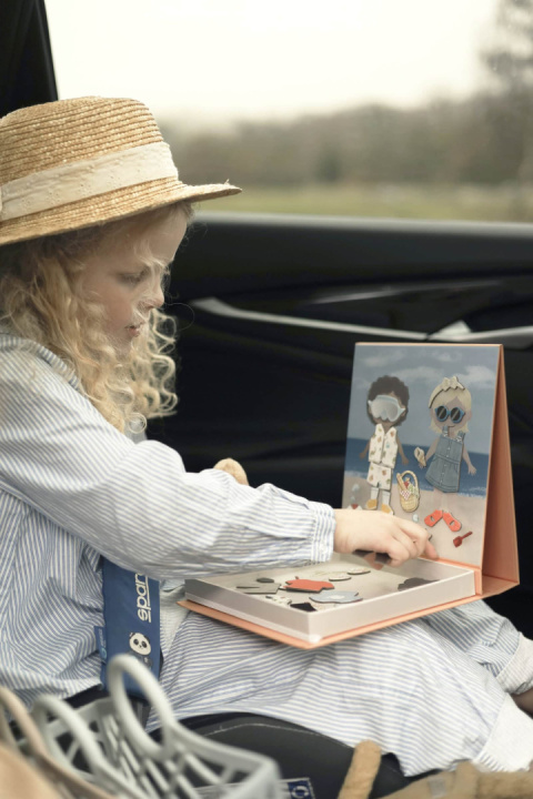 Filibabba Gra magnetyczna Ubieranka | A day at the beach