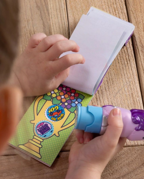 Melissa & Doug MINI Książeczka STICKER WOW z naklejkami zapasowymi 200szt | fioletowy