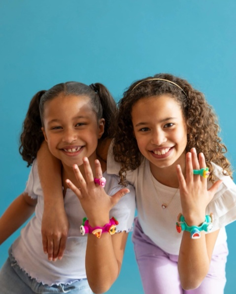 Fat Brain Toys Biżuteria Plip Charms | Różowy